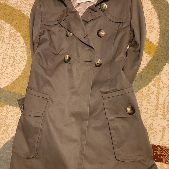 Trench Coat - Picture 3 of 8
